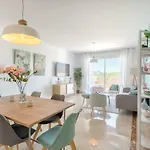 Sea & Mountain View Penthouse شقة إِستيبونا