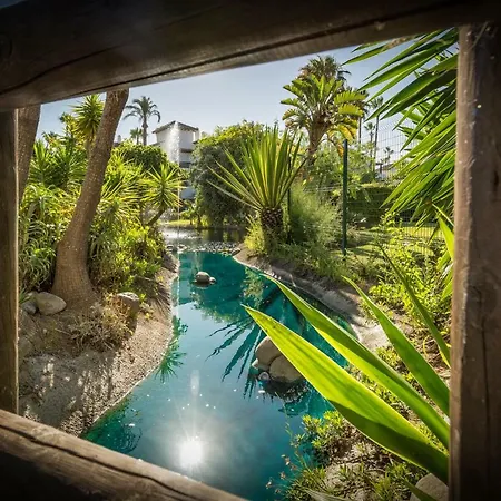 Sea & Mountain View Penthouse דירה אסטפונה