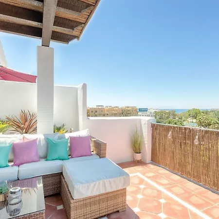 דירה Sea & Mountain View Penthouse